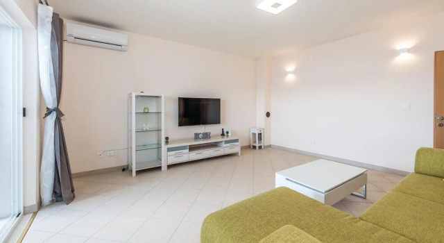 Beach Front Home In Kalebova Luka, Забронировать Отель Отели Рогозница с бассейном, Бассейн