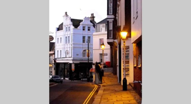 Stunning 18th Century 5 Bed House Old-Town Hastings, Забронировать Отель Гастингс 