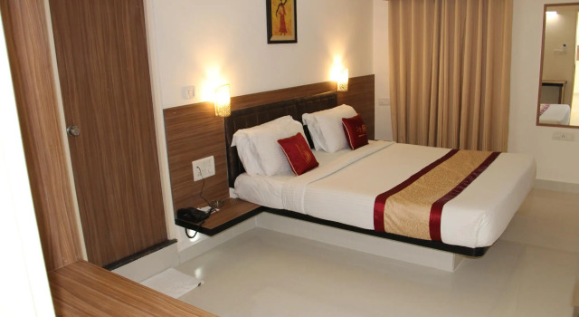 Номер Executive Grand Bee Hotel