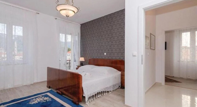 Nice Home in Jelsa With Wifi and 3 Bedrooms, Prenota Hotel Hotel a Croatian Islands con piscina, Piscina