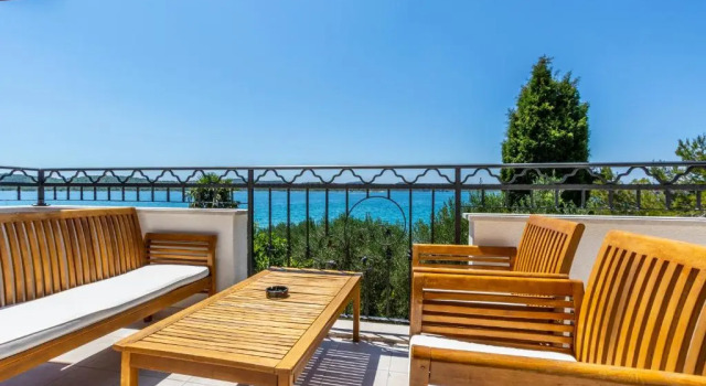 Апартаменты с видом на море Apartments La Mirage