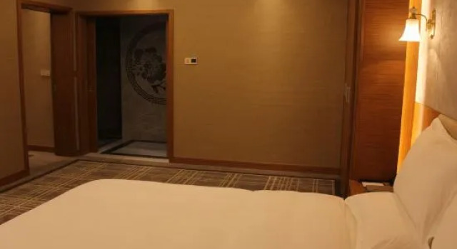 Люкс Deluxe с 2 комнатами Qirui Hotel