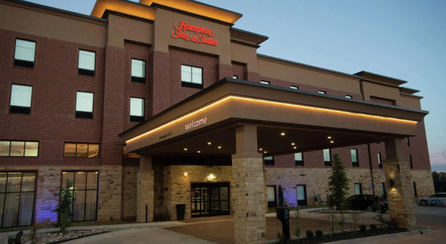 Четырёхместный номер Standard Hampton Inn & Suites Oklahoma City/Quail Springs