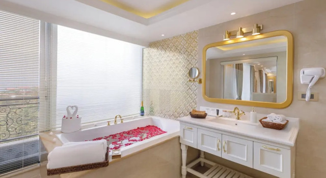 Люкс Presidential Pokhara Panorama Resort and Spa-Luxury Redefined