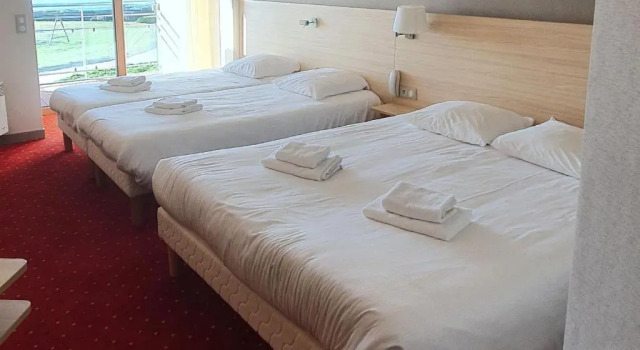 Четырёхместный номер Standard с видом на море Logis Hôtel Breiz Armor