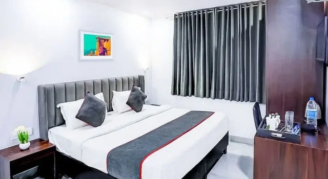 Roomshala 006 Hotel Ambrosia, Забронировать Отель Отели Нью-Дели с парковкой, Парковка