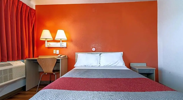 Номер Standard Motel 6-Palm Springs, CA - East - Palm Canyon
