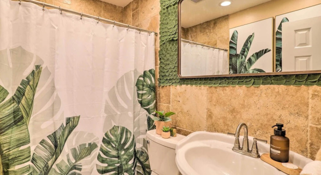 Коттедж Reddington Beach Oasis w/ Pool, Walk to Ocean!