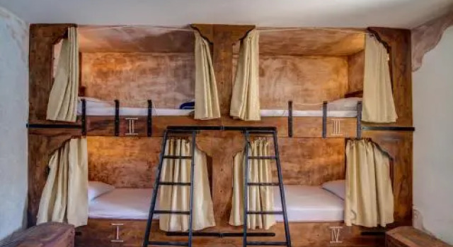 Stranger Tides Hostel, Đặt Nhà trọ Hostel ở Kotor Riviera, Nhà trọ