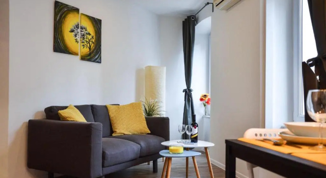 Апартаменты Dinghy Apartment