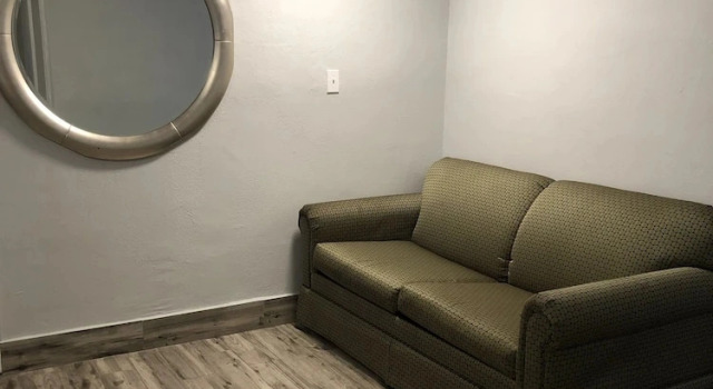 Двухместный люкс с 2 комнатами Bay Breeze Inn Bradenton Downtown