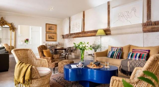 Villa Alfonso, Luxury Villa In Midtown, Parking