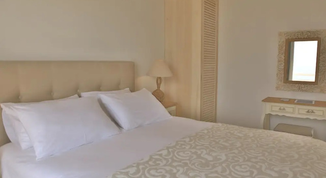 Theasis Luxury Suites