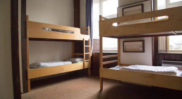 Кровать в общем номере с 6 комнатами Kirkby Stephen Hostel
