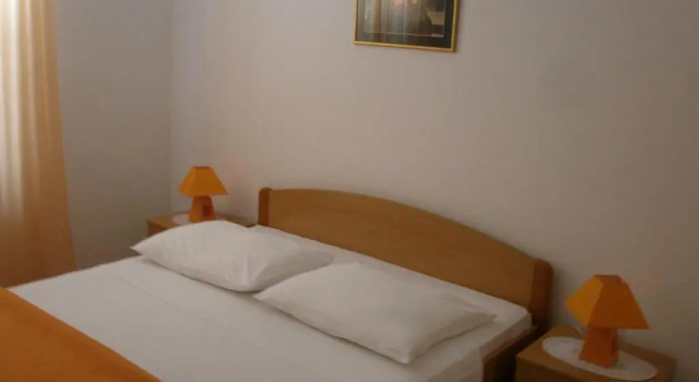 Hotel B&B CHAMBERLAIN, Prenota Hotel Città di Lesina 