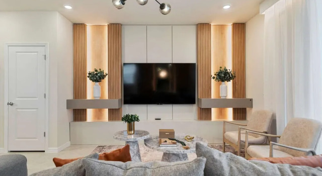 1149 Spacious Family 5-bedroom Townhome