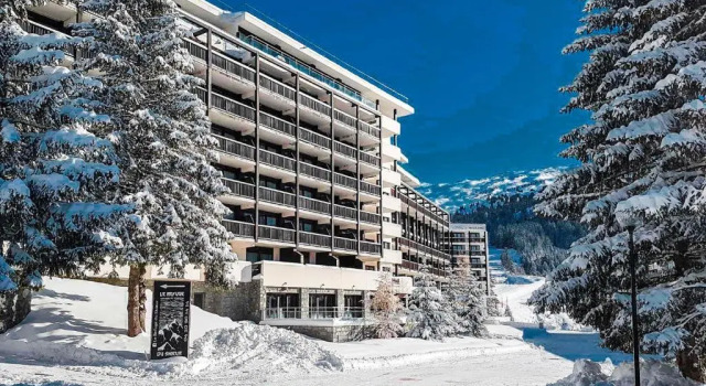 Penthouse 3-bedroom apartment, mountain views, large terrasse, piste access, Забронировать Апартаменты/квартира Отели Араш-ла-Фрас с парковкой, рядом с Горнолыжный подъемник Флен Сюперьёр, Парковка
