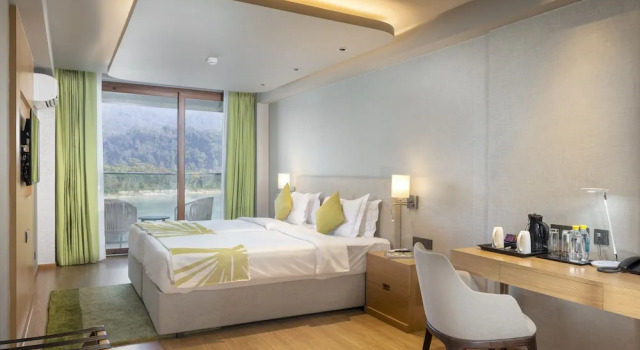 Двухместный номер Deluxe с видом на реку Modi Yoga Retreat Rishikesh