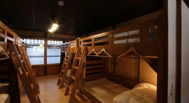 Кровать в общем номере (женский номер) Iwamura Guest House Yanagiya