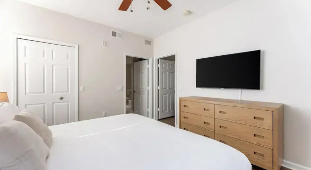Апартаменты Standard Landing Stylish 1BD Pool Gym