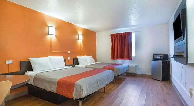 Четырёхместный номер Standard Motel 6 Lincoln, IL