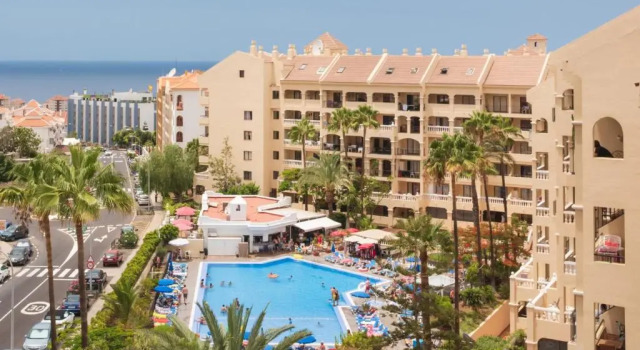 Castle Harbour 14 - Two Bed privately owned accommodation in Los Cristianos, Prenota Hotel Hotel a Tenerife con piscina, Piscina