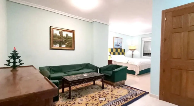 House With 8 Bedrooms in Las Rozas de Madrid, With Private Pool, Enclosed Garden and Wifi, Varaa Hotelli Hotellit Madridin maakunta pysäköinnillä, Pysäköinti