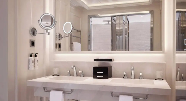 Двухместный номер Luxury с балконом и с видом на сад Sofitel Barcelona Skipper
