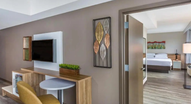 Четырёхместный люкс c 1 комнатой Wyndham Garden Ft Lauderdale Airport & Cruise Port