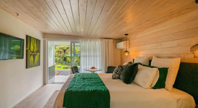 Wairua Lodge - Rainforest River Retreat, Prenota Hotel Whitianga 