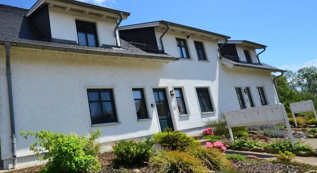 Ferienwohnungen Boddenstraße 55b, Забронировать Отель Менхгут-Границ земля Мекленбург-Передняя Померания