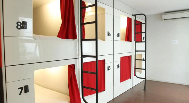 Капсула 91 Loop Boutique Hostel