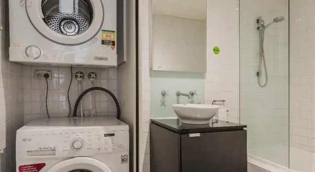 Апартаменты с 2 комнатами с балконом Absolute Collins Apartments