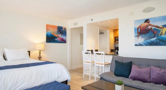 Modern Elegant Studio with ocean View...royal Gardens