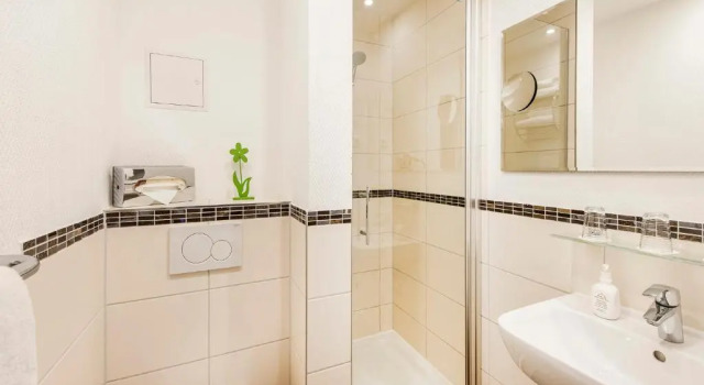 Четырёхместный номер Standard Hotel Jensen