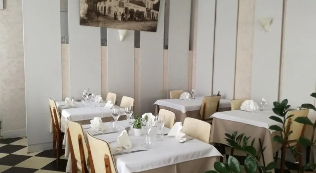 Hotel Restaurant Cazaux, Réserver Hôtel Tournay Languedoc-Roussillon