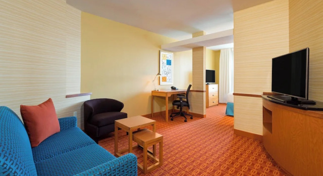 Люкс c 1 комнатой Fairfield Inn & Suites by Marriott Louisville Downtown