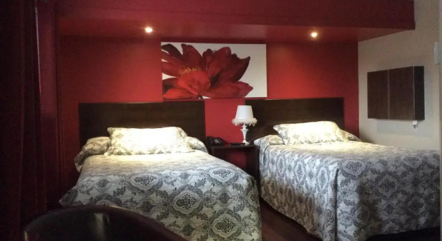 Четырёхместный номер Deluxe Miami Motel