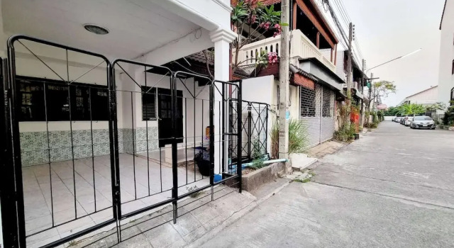 Chiang Mai Oasis 2-bedroom Home With Private Entrance & Modern Amenities