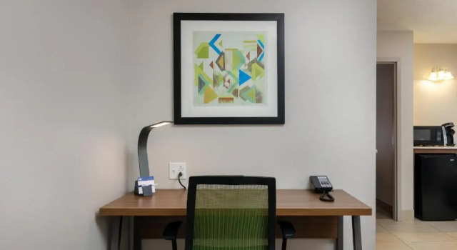 Люкс Holiday Inn Express & Suites Milton East I-10 by IHG