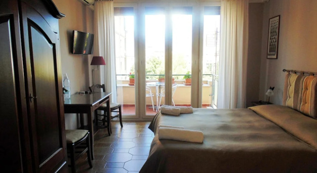 Standard Doppel Zimmer mit Balkon Kemonia