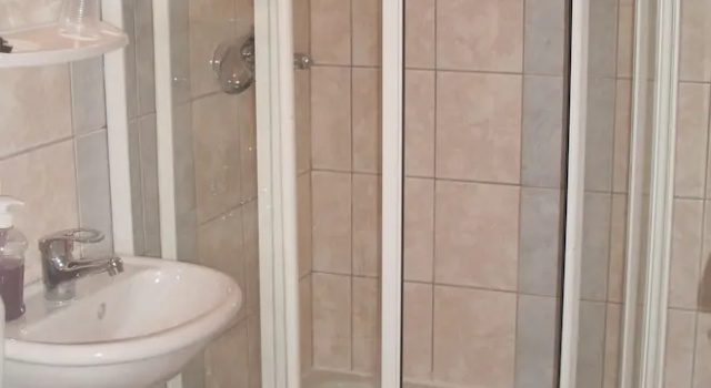 Трёхместный номер Standard с балконом Hostel Gonzo
