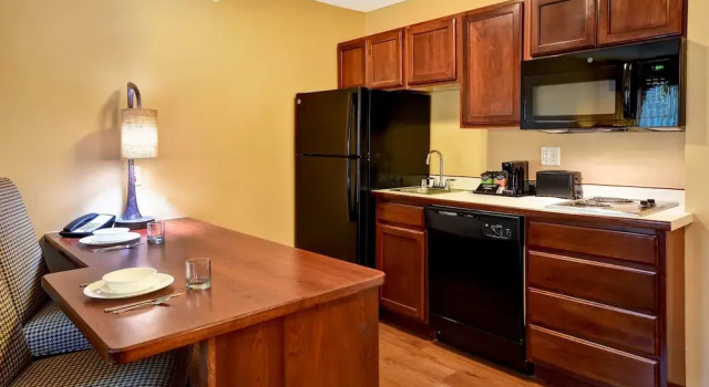 Люкс с 2 комнатами GrandStay Hotel & Suites La Crosse