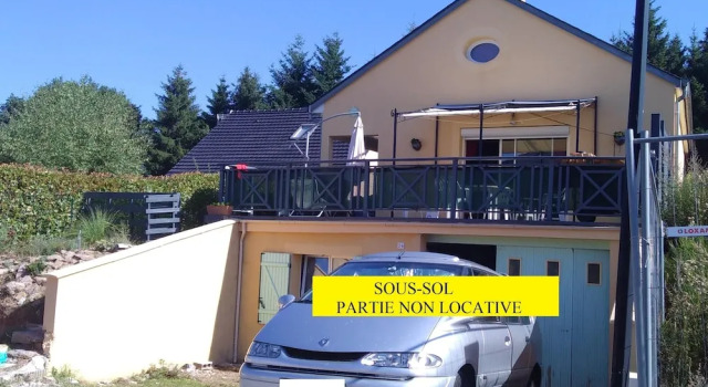 House With 2 Bedrooms in Salles-curan, With Wonderful Lake View, Enclosed Garden and Wifi, Réserver Hôtel Salles-Curan Aveyron