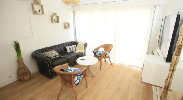 Villa Mama Quilla avec piscine à 5 minutes à pied des plages, Забронировать Вилла Коттеджи Санари-сюр-Мер, рядом с Пляж Горгетт, Коттедж