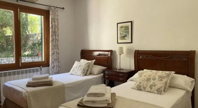 Puig de ses Coves, Book Hotel Santa Eugenia Majorca