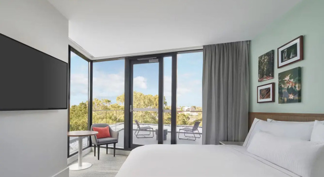 Номер Standard с балконом Element by Marriott Melbourne Richmond