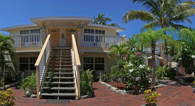 Manatee Bay Inn - Near Fishing Pier Fort Myers Beach, Забронировать Отель Отели в центре Форт-Майерс-Бич с завтраком, отели в центре Форт-Майерс-Бич с завтраком
