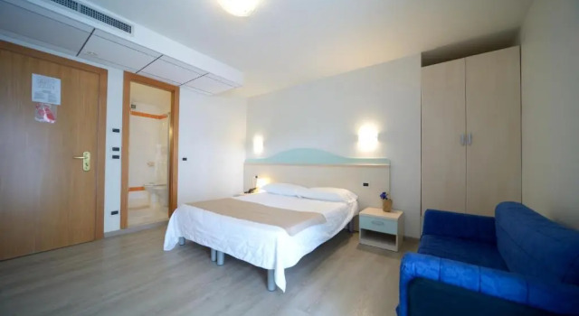 Трёхместный номер Standard с балконом Hotel Salus