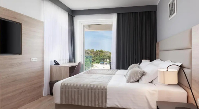 Двухместный номер Deluxe с балконом и с видом на море Hotel Kaneo